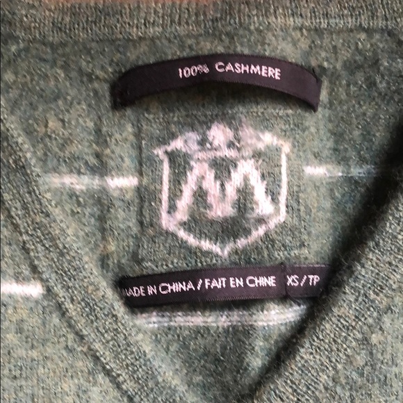 Club Monaco Cashmere V Neck Sweater - Picture 3 of 3